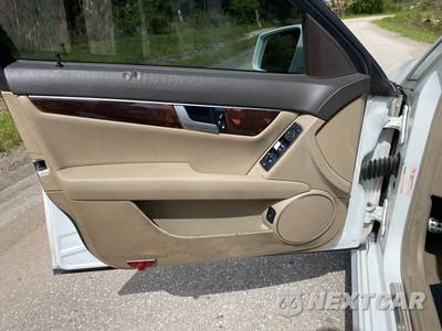 2013 Mercedes-Benz C 300 4MATIC Sedan - zdjęcie 14 z 54 - miniatura