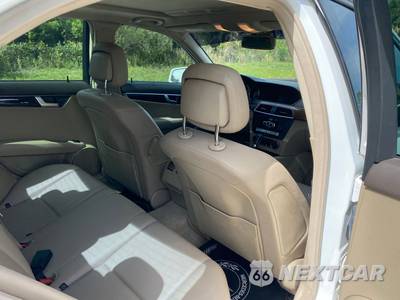 2013 Mercedes-Benz C 300 4MATIC Sedan - zdjęcie 32 z 54 - miniatura