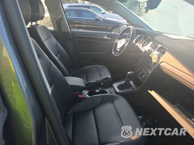 2018 Volkswagen Golf SE Hatchback - zdjęcie 8 z 33 - miniatura