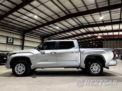 2024 Toyota Tundra SR5 Crew Cab Short Bed - zdjęcie 8 z 33 - miniatura