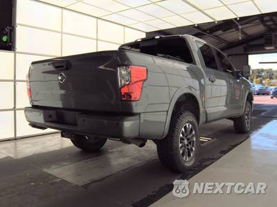 2019 Nissan TITAN PRO-4X Crew Cab Short Bed - zdjęcie 4 z 25 - miniatura