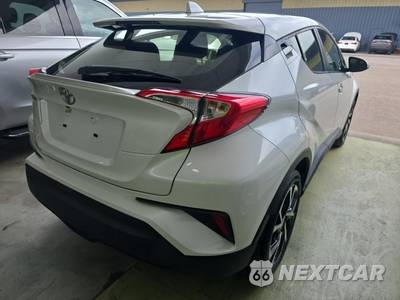 2020 Toyota C-HR XLE - zdjęcie 4 z 16 - miniatura