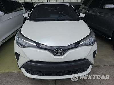 2020 Toyota C-HR XLE - zdjęcie 2 z 16 - miniatura