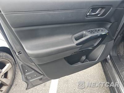 2023 Nissan Pathfinder SV - zdjęcie 9 z 19 - miniatura