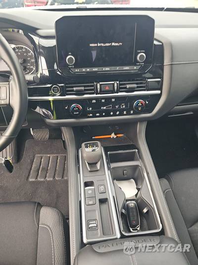 2023 Nissan Pathfinder SV - zdjęcie 11 z 19 - miniatura