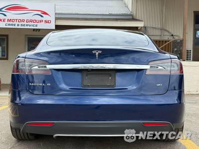 2015 Tesla Model S - zdjęcie 4 z 14 - miniatura