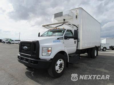 2022 Ford F-650 XL - zdjęcie 2 z 16 - miniatura