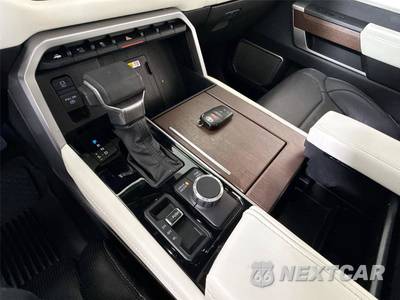 2024 Toyota Sequoia Capstone - zdjęcie 19 z 40 - miniatura
