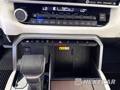 2024 Toyota Sequoia Capstone - zdjęcie 18 z 40 - miniatura