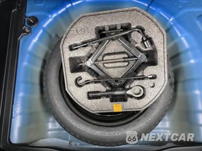 2025 Hyundai Venue SEL - zdjęcie 23 z 32 - miniatura