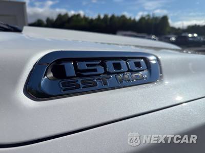 2025 Ram 1500 Tungsten Crew Cab Short Bed - zdjęcie 17 z 20 - miniatura