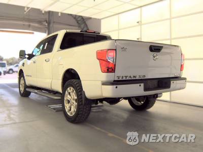 2017 Nissan TITAN XD SL Crew Cab Medium Bed - zdjęcie 6 z 51 - miniatura