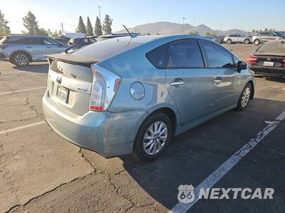 2014 Toyota Prius Plug-In Hybrid - zdjęcie 4 z 72 - miniatura