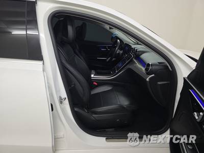 2022 Mercedes-Benz C 300 Sedan - zdjęcie 8 z 26 - miniatura