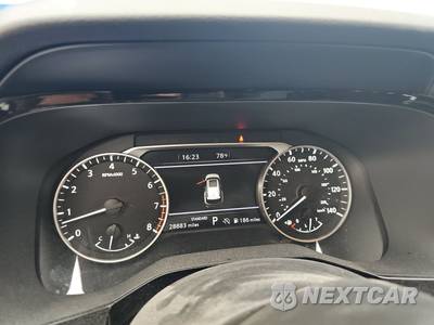 2025 Nissan Pathfinder SV - zdjęcie 12 z 19 - miniatura