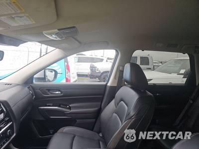 2025 Nissan Pathfinder SL - zdjęcie 18 z 23 - miniatura