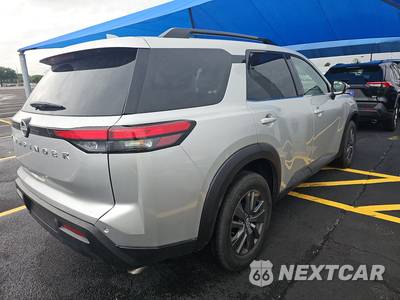 2025 Nissan Pathfinder SV - zdjęcie 4 z 19 - miniatura