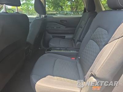 2023 Nissan Pathfinder SV - zdjęcie 14 z 26 - miniatura