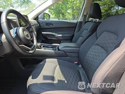2023 Nissan Pathfinder SV - zdjęcie 11 z 26 - miniatura
