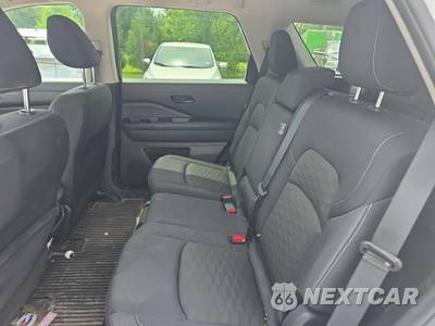 2024 Nissan Pathfinder SV - zdjęcie 14 z 25 - miniatura