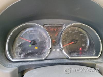 2012 Nissan Versa 1.6 SV Sedan - zdjęcie 12 z 36 - miniatura
