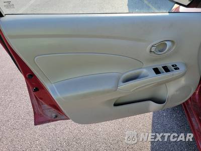 2012 Nissan Versa 1.6 SV Sedan - zdjęcie 9 z 36 - miniatura