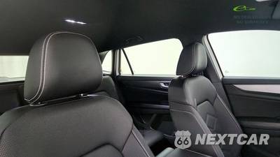 2026 Volkswagen Atlas Cross Sport 2.0T SE - zdjęcie 37 z 50 - miniatura