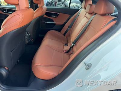 2023 Mercedes-Benz C 300 4MATIC Sedan - zdjęcie 13 z 29 - miniatura