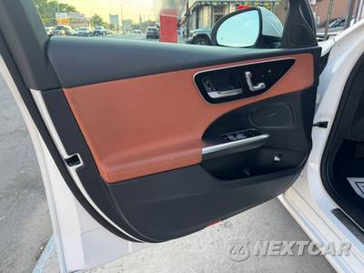 2023 Mercedes-Benz C 300 4MATIC Sedan - zdjęcie 10 z 29 - miniatura