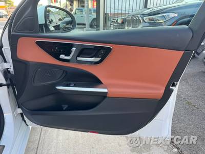 2023 Mercedes-Benz C 300 4MATIC Sedan - zdjęcie 17 z 29 - miniatura
