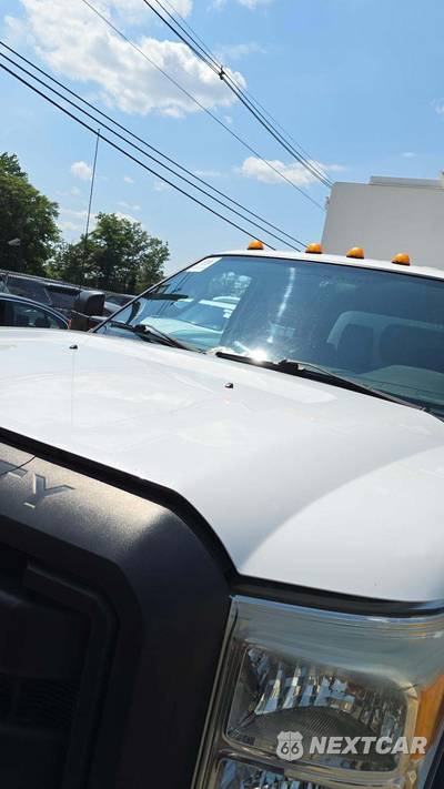 2015 Ford Super Duty F-550 Cab Chassis XL Crew Cab DRW - zdjęcie 44 z 44 - miniatura