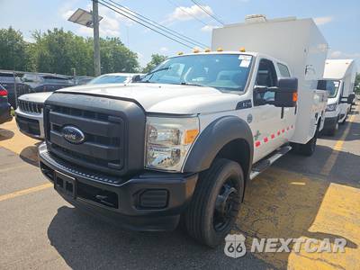 2015 Ford Super Duty F-550 Cab Chassis XL Crew Cab DRW
