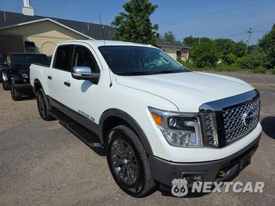 2018 Nissan TITAN Platinum Reserve Crew Cab Short Bed - zdjęcie 3 z 22 - miniatura