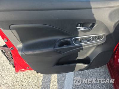 2024 Nissan Versa SR - zdjęcie 9 z 30 - miniatura