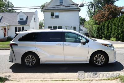 2023 Toyota Sienna XLE 7-Passenger 120.5" WB - zdjęcie 8 z 57 - miniatura