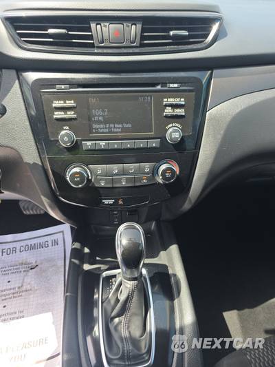 2017 Nissan Rogue Sport S - zdjęcie 11 z 21 - miniatura