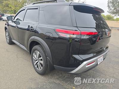 2025 Nissan Pathfinder SL - zdjęcie 6 z 25 - miniatura