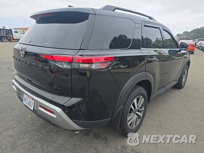 2025 Nissan Pathfinder SL - zdjęcie 4 z 25 - miniatura
