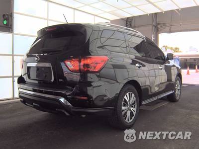 2018 Nissan Pathfinder SL - zdjęcie 4 z 31 - miniatura