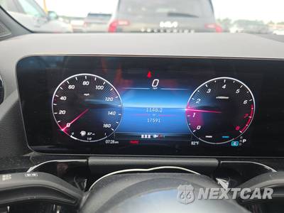 2025 Mercedes-Benz GLA 250 - zdjęcie 12 z 25 - miniatura
