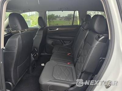 2025 Volkswagen Atlas 2.0T SE w/Technology - zdjęcie 8 z 33 - miniatura