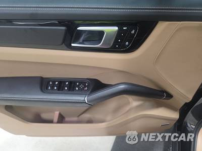 2023 Porsche Cayenne GTS - zdjęcie 9 z 21 - miniatura
