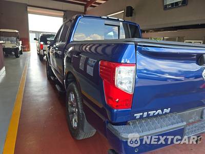 2021 Nissan TITAN SV Crew Cab Short Bed - zdjęcie 6 z 26 - miniatura