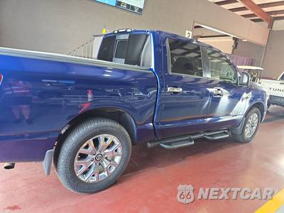 2021 Nissan TITAN SV Crew Cab Short Bed - zdjęcie 4 z 26 - miniatura