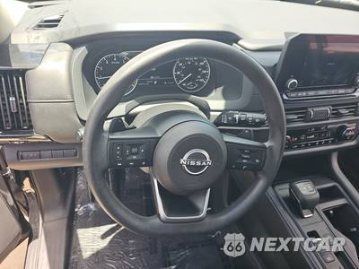 2023 Nissan Pathfinder S - zdjęcie 10 z 18 - miniatura
