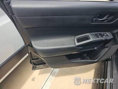 2023 Nissan Pathfinder S - zdjęcie 9 z 18 - miniatura