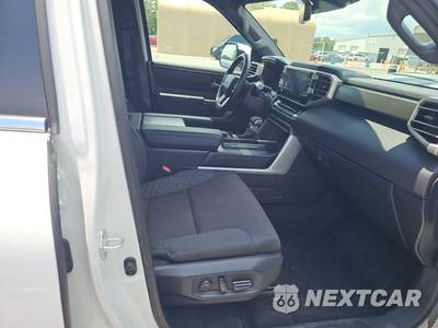 2025 Toyota Sequoia SR5 - zdjęcie 8 z 20 - miniatura