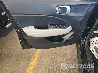2023 Hyundai Venue SEL - zdjęcie 9 z 19 - miniatura