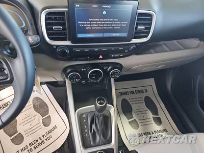 2023 Hyundai Venue SEL - zdjęcie 11 z 19 - miniatura