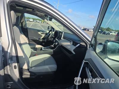 2024 Toyota RAV4 XLE Premium - zdjęcie 8 z 25 - miniatura